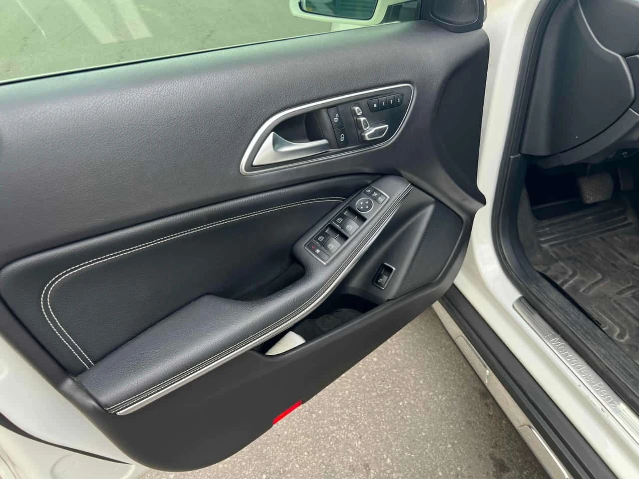 Mercedes-Benz GLA 250 * ЛИЦЕНЗИРАН ДИЛЪР * CARFAX, снимка 13 - Автомобили и джипове - 55593191