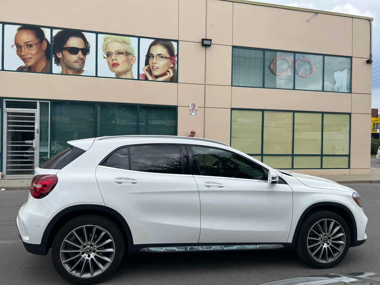 Mercedes-Benz GLA 250 * ЛИЦЕНЗИРАН ДИЛЪР * CARFAX, снимка 3 - Автомобили и джипове - 55593191