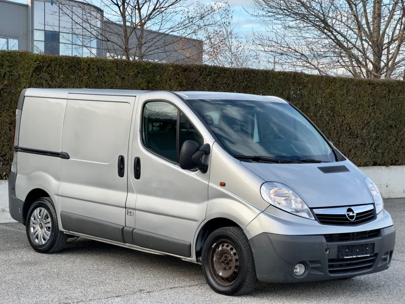 Opel Vivaro 2.5 CDTI, снимка 4 - Бусове и автобуси - 48078723