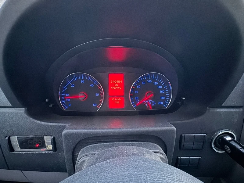 VW Crafter Хладилен, снимка 8 - Бусове и автобуси - 52463337