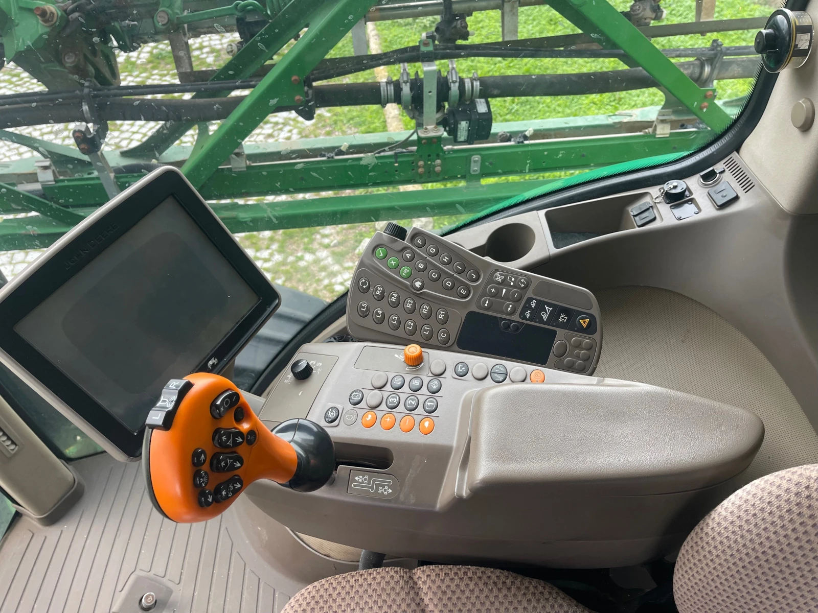   JOHN DEERE R4030i  | Mobile.bg   11