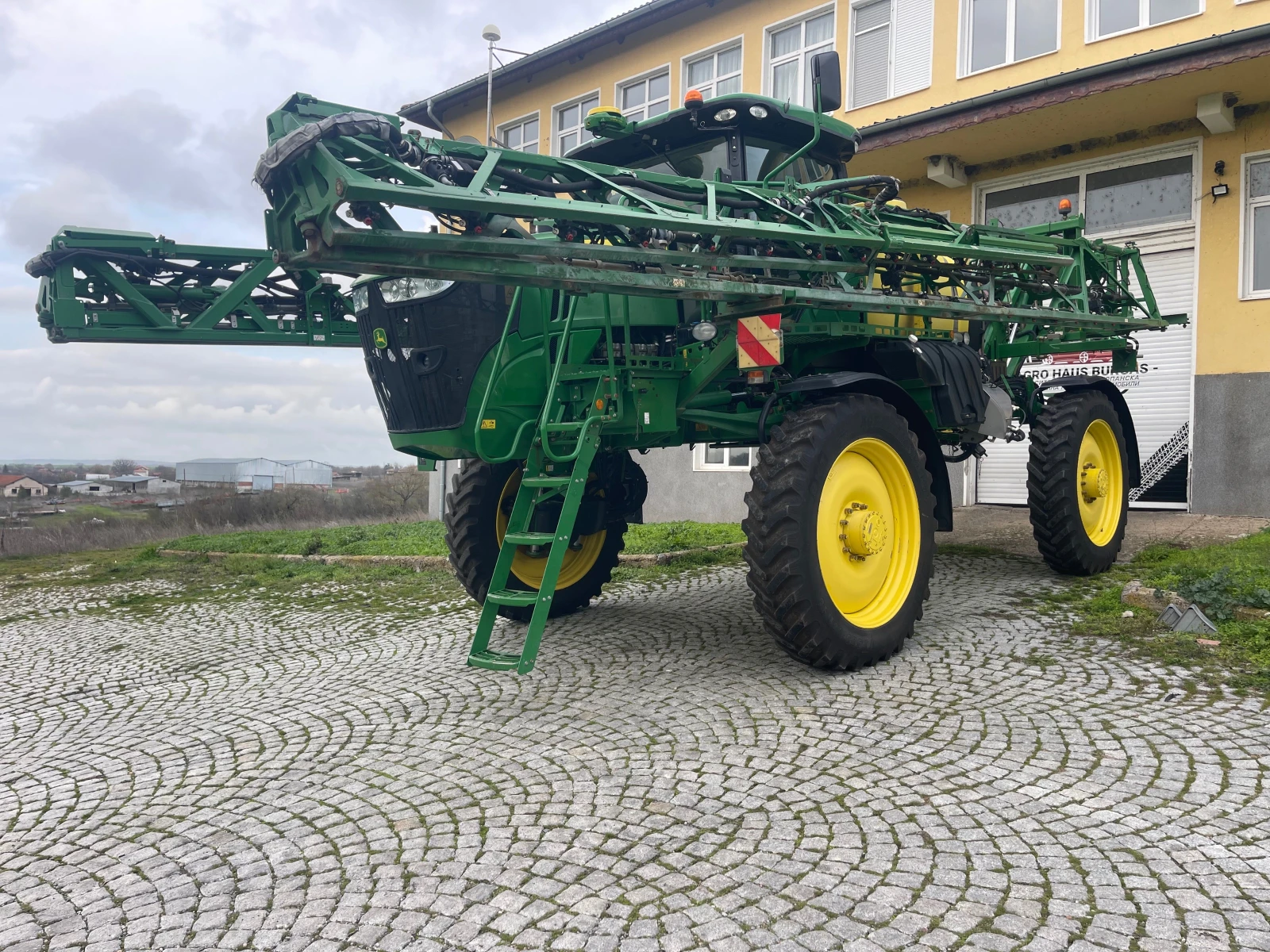   JOHN DEERE R4030i  | Mobile.bg   3