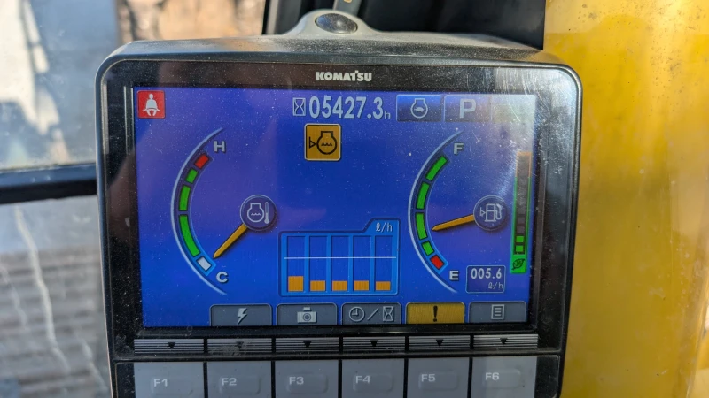 Багер Komatsu HB215-LC, снимка 14 - Индустриална техника - 49527730