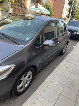 Toyota Auris 1.3 VVTI, снимка 2