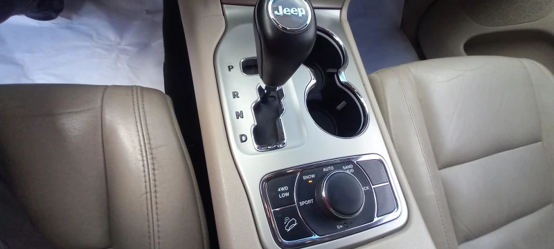 Jeep Grand cherokee 4Х4 FULL ИЗКЛЮЧИТЕЛО СЕРВИЗ КНИЖК РЕАЛНИ КМ LIMITD, снимка 14 - Автомобили и джипове - 17234440