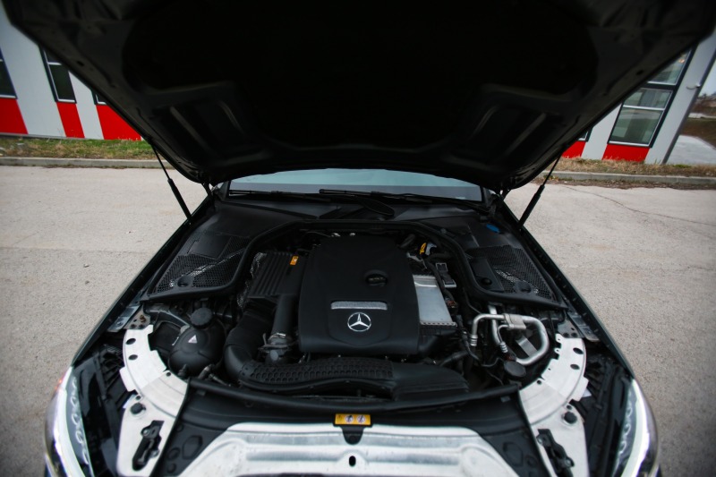 Mercedes-Benz C 300 AMG 4matic, снимка 15 - Автомобили и джипове - 44668453
