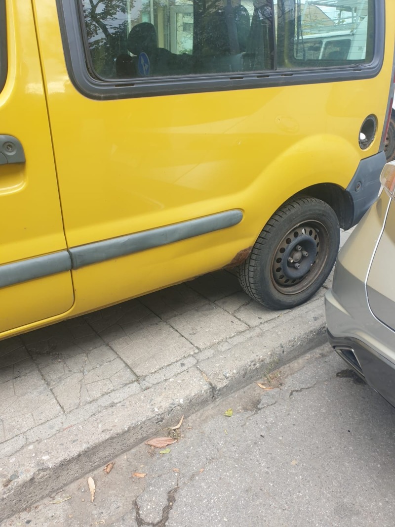 Renault Kangoo, снимка 6 - Автомобили и джипове - 45749356