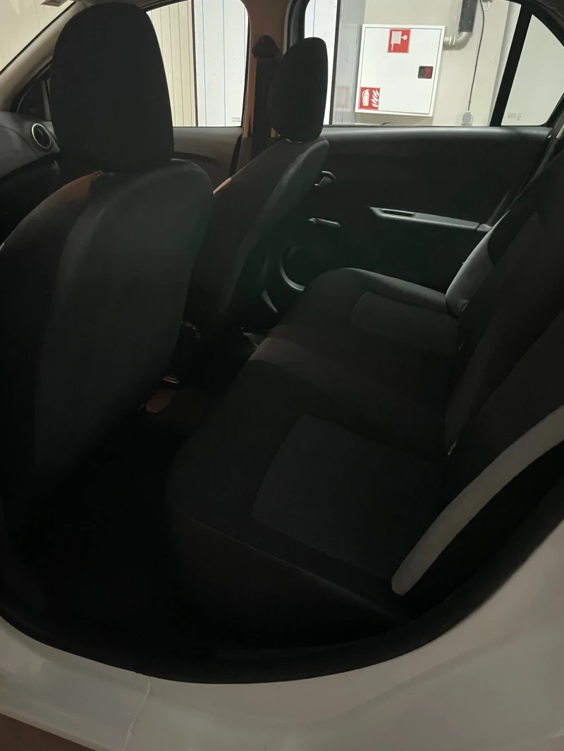 Dacia Logan 1.2 16V Газ/Бензин (2015 г.)   Всичко платено, снимка 9 - Автомобили и джипове - 48439323