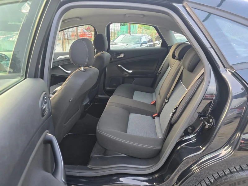 Ford Mondeo 2.3i 160K.C. / АВТОМАТ / КЛИМАТРОНИК, снимка 7 - Автомобили и джипове - 50599121