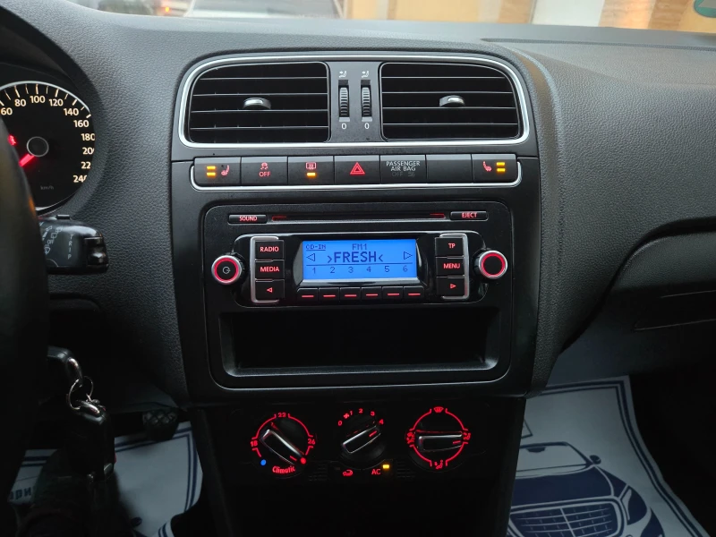 VW Polo Германия Клима Парктроник Реални КМ 1-Собственик  , снимка 14 - Автомобили и джипове - 52997539