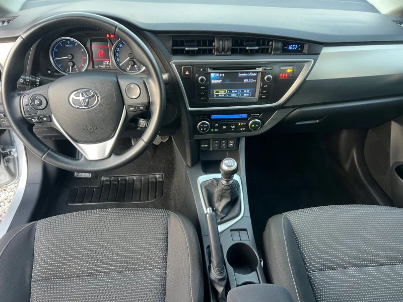Toyota Auris 1.6-FULL, снимка 9 - Автомобили и джипове - 53179983