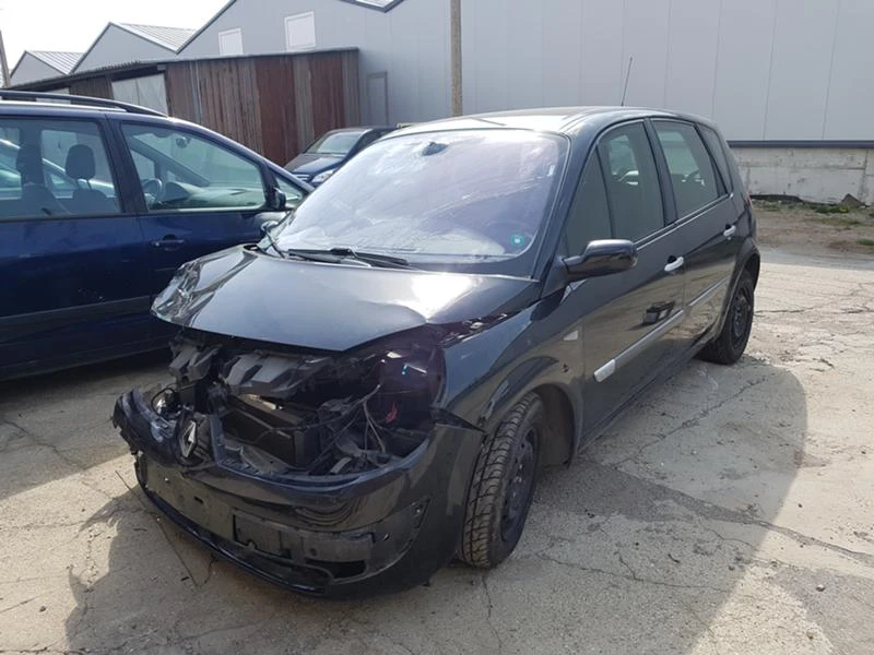 Renault Scenic 1.5 DCI - 82ks, снимка 3 - Автомобили и джипове - 21300323