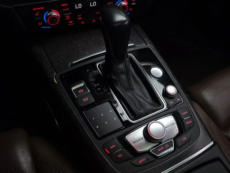 Audi A6 2.0 TDI Quattro, снимка 9 - Автомобили и джипове - 54561229