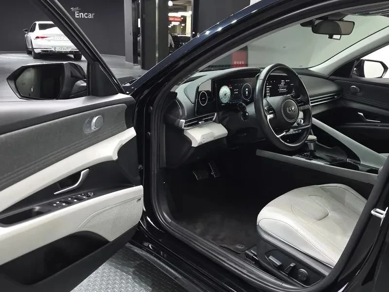Hyundai Elantra, снимка 10 - Автомобили и джипове - 56724770