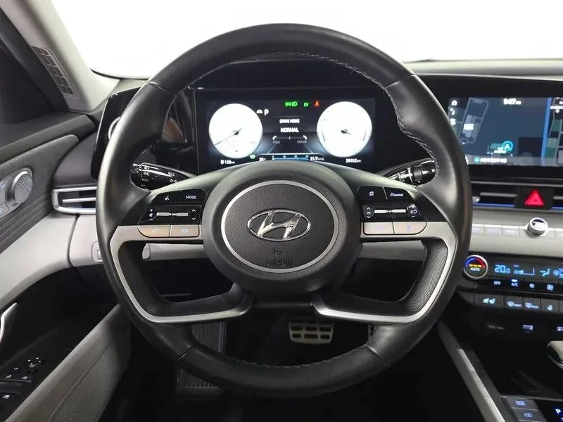Hyundai Elantra, снимка 13 - Автомобили и джипове - 56724770