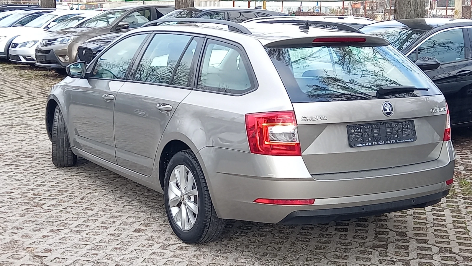 Skoda Octavia ФЕЙС DSG ИЗКЛЮЧИТЕЛА FULL СЕРВИ КНИЖ УНИКТ ОБСЛУЖН - изображение 4