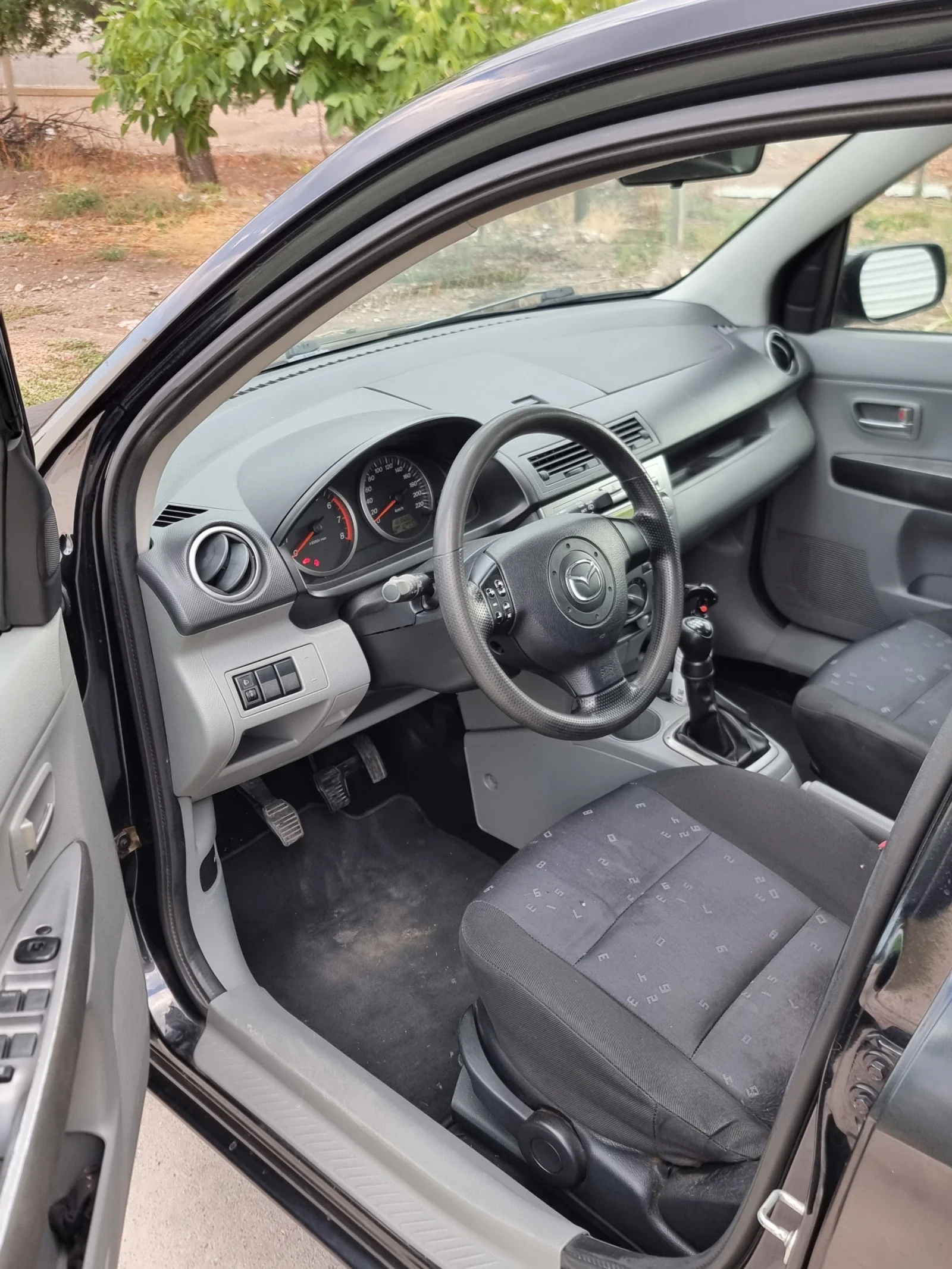 Mazda 2 1.4 - изображение 10
