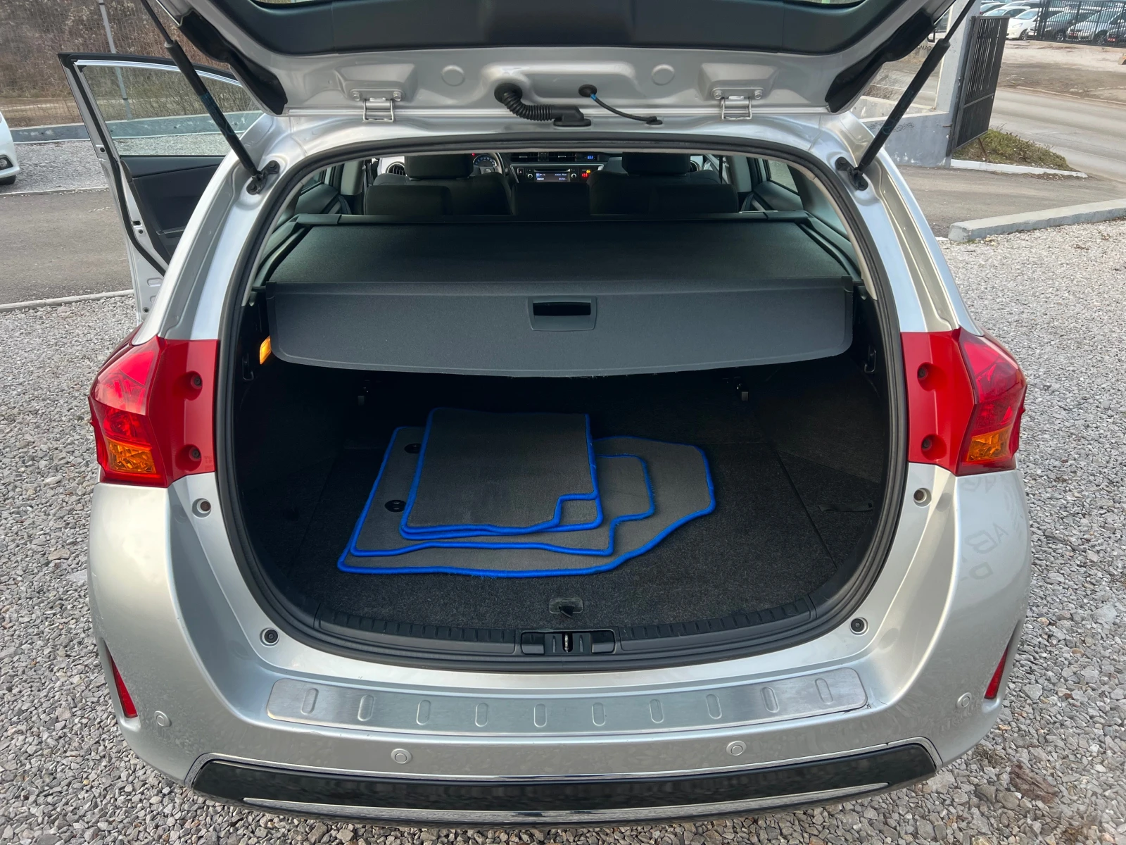 Toyota Auris 1.6-FULL | Mobile.bg � ����������� 15