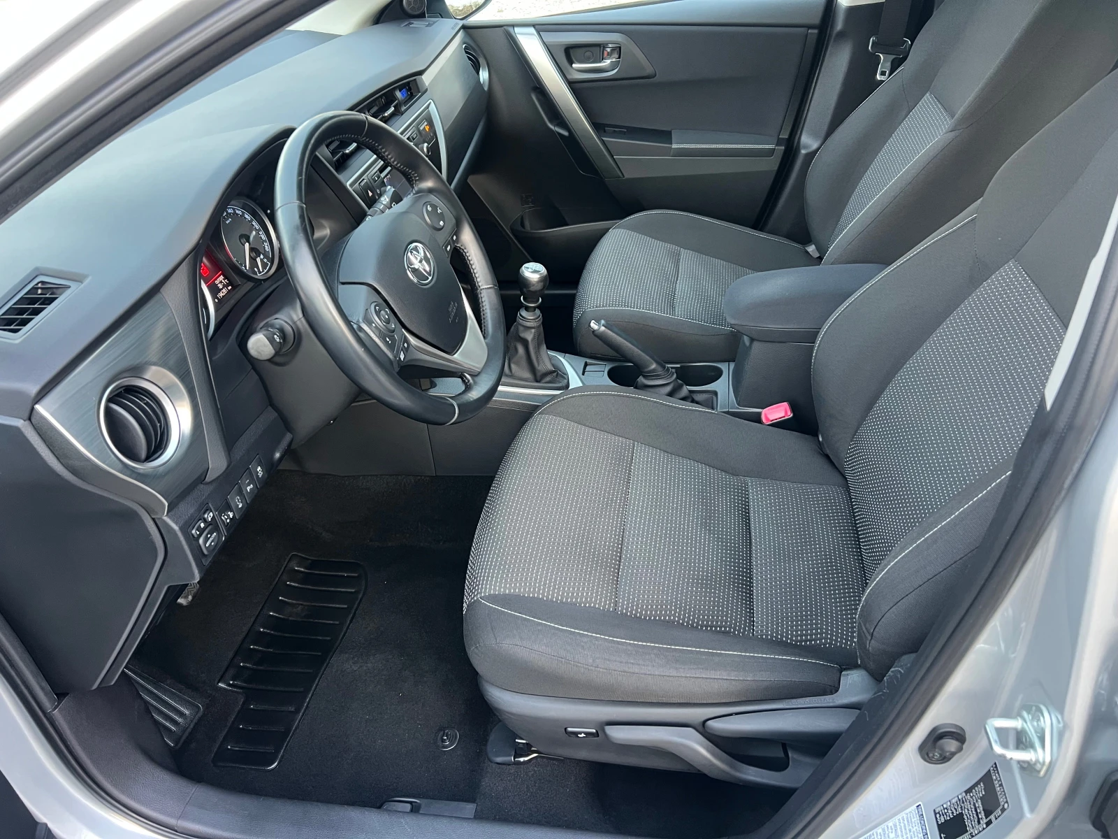 Toyota Auris 1.6-FULL | Mobile.bg � ����������� 11