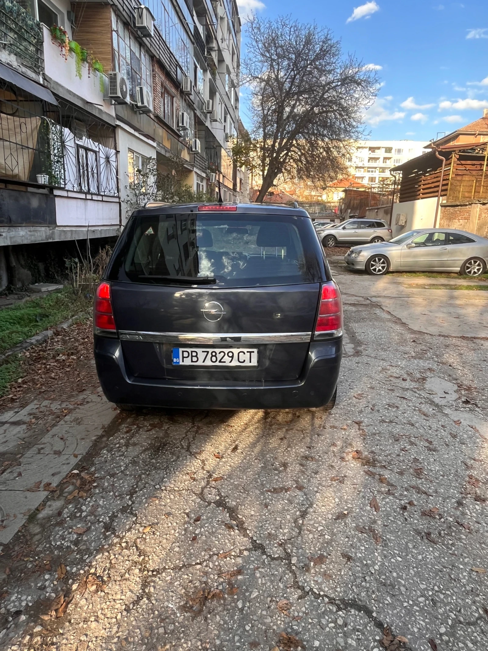 Opel Zafira, снимка 3 - Автомобили и джипове - 53715651