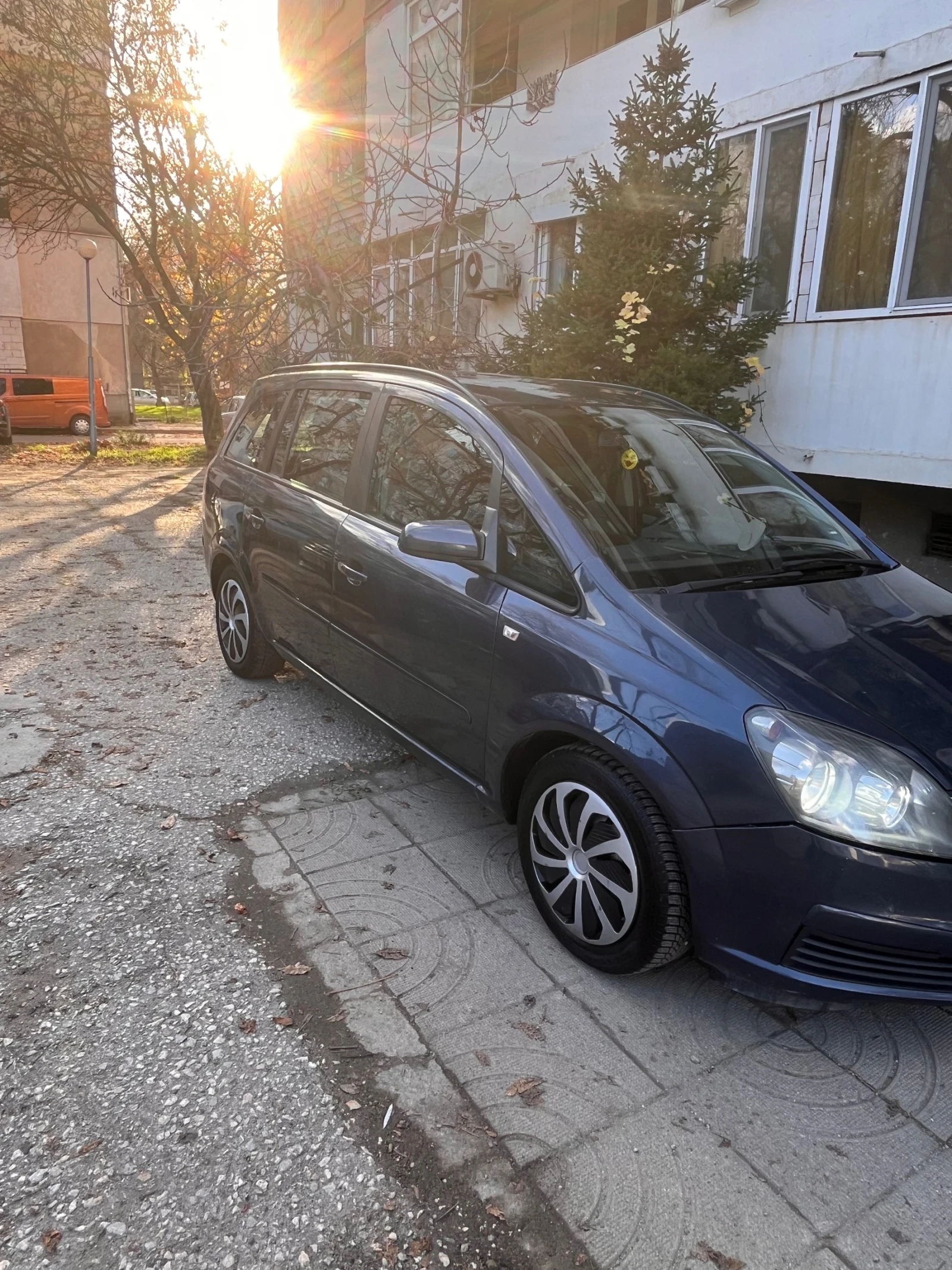 Opel Zafira, снимка 2 - Автомобили и джипове - 53715651