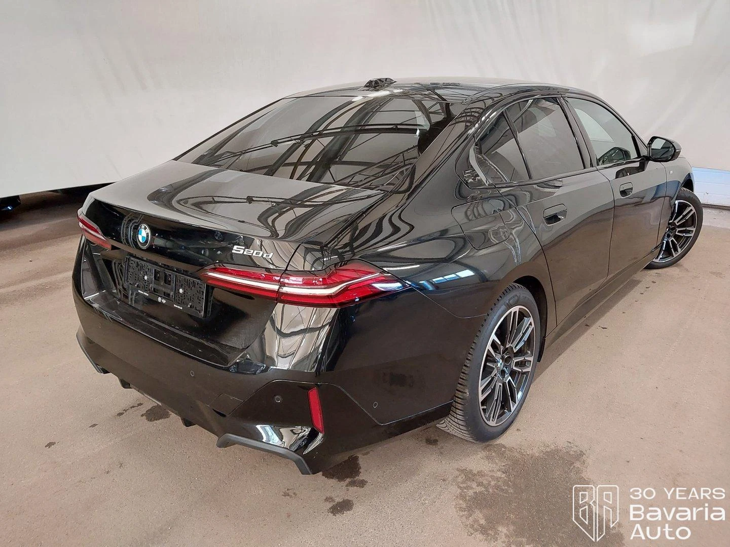 BMW 520 d M Sport Paket Steptronic, снимка 3 - Автомобили и джипове - 53917140