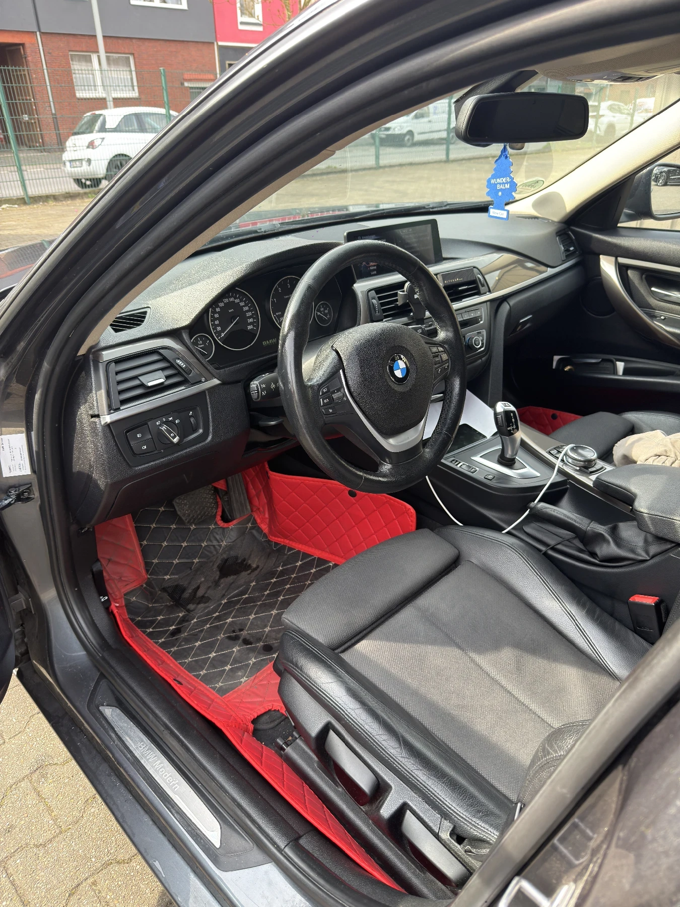 BMW 330 Modernline, снимка 9 - Автомобили и джипове - 53991094