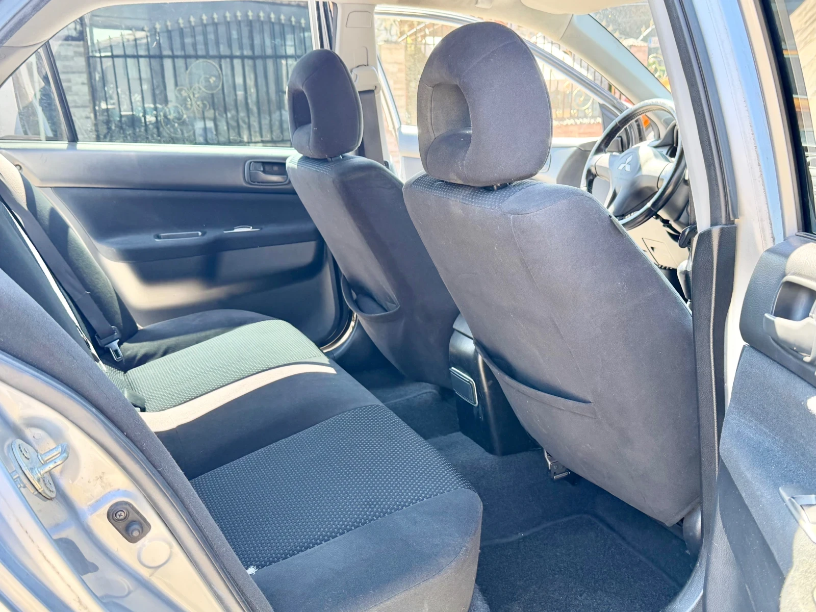 Mitsubishi Lancer 1.6 90 к.с 2008г, снимка 13 - Автомобили и джипове - 54149849