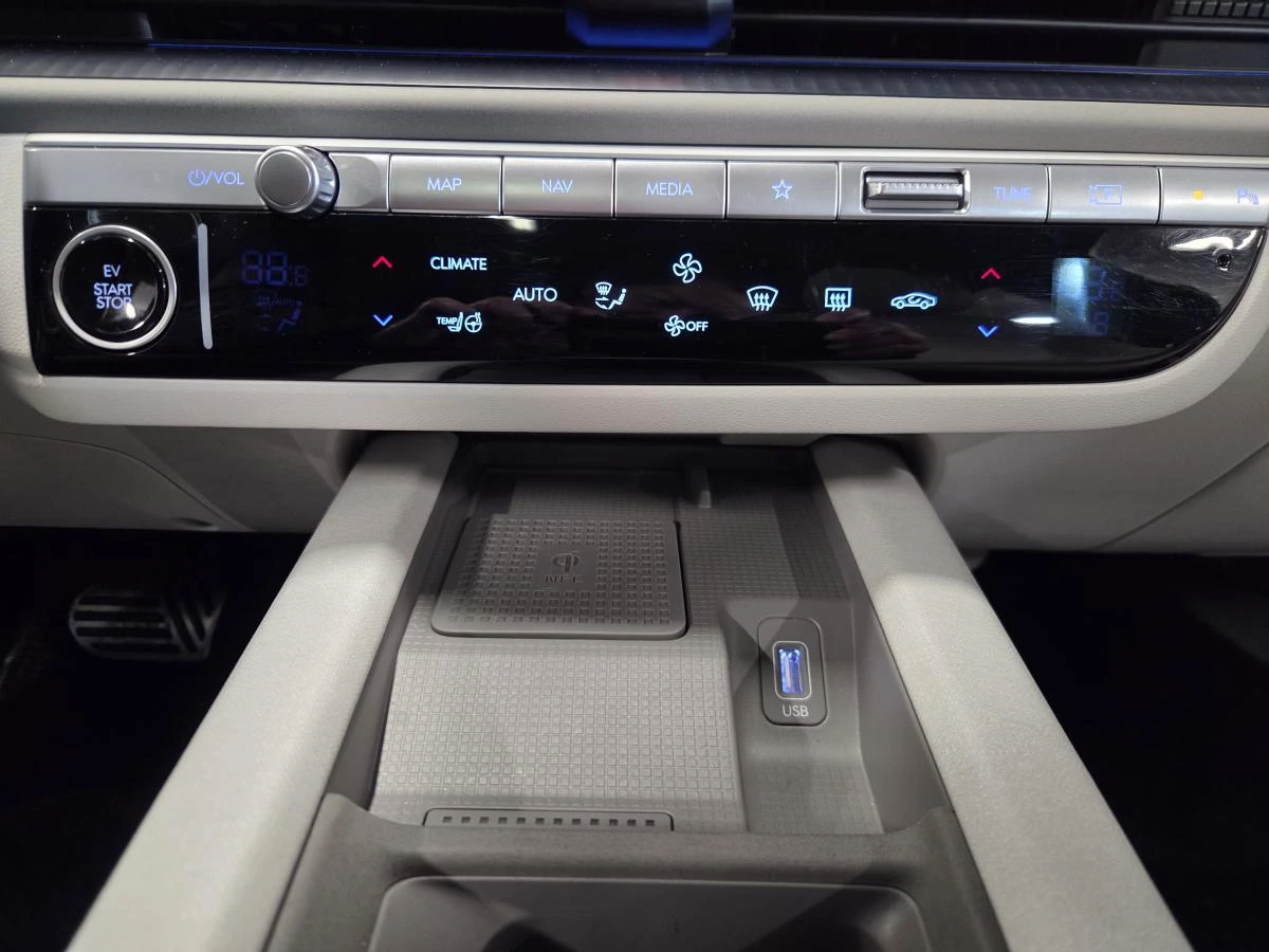 Hyundai Ioniq 6 ULTIMATE PKG| PANO| 360| HEAD-UP| AMBIENT| 9900km  | Mobile.bg � ����������� 13