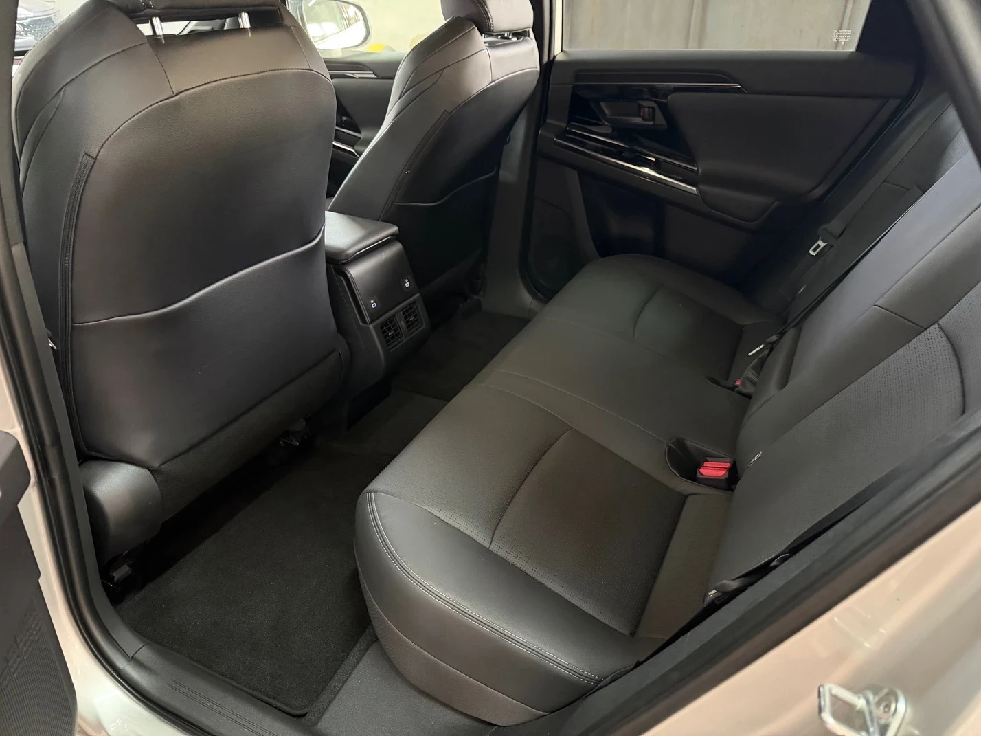 Toyota bZ4X !!!������� ����!!!64kWh 218hp AWD(4x4) PREMIUM! | Mobile.bg � ����������� 10
