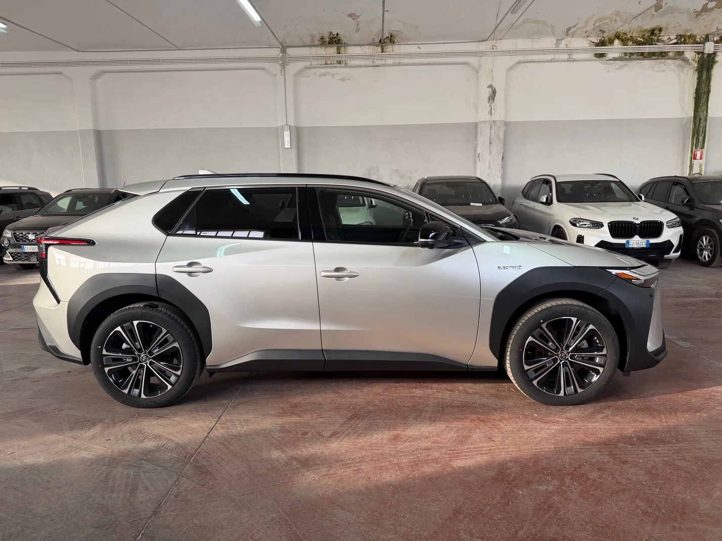 Toyota bZ4X !!!������� ����!!!64kWh 218hp AWD(4x4) PREMIUM! | Mobile.bg � ����������� 3