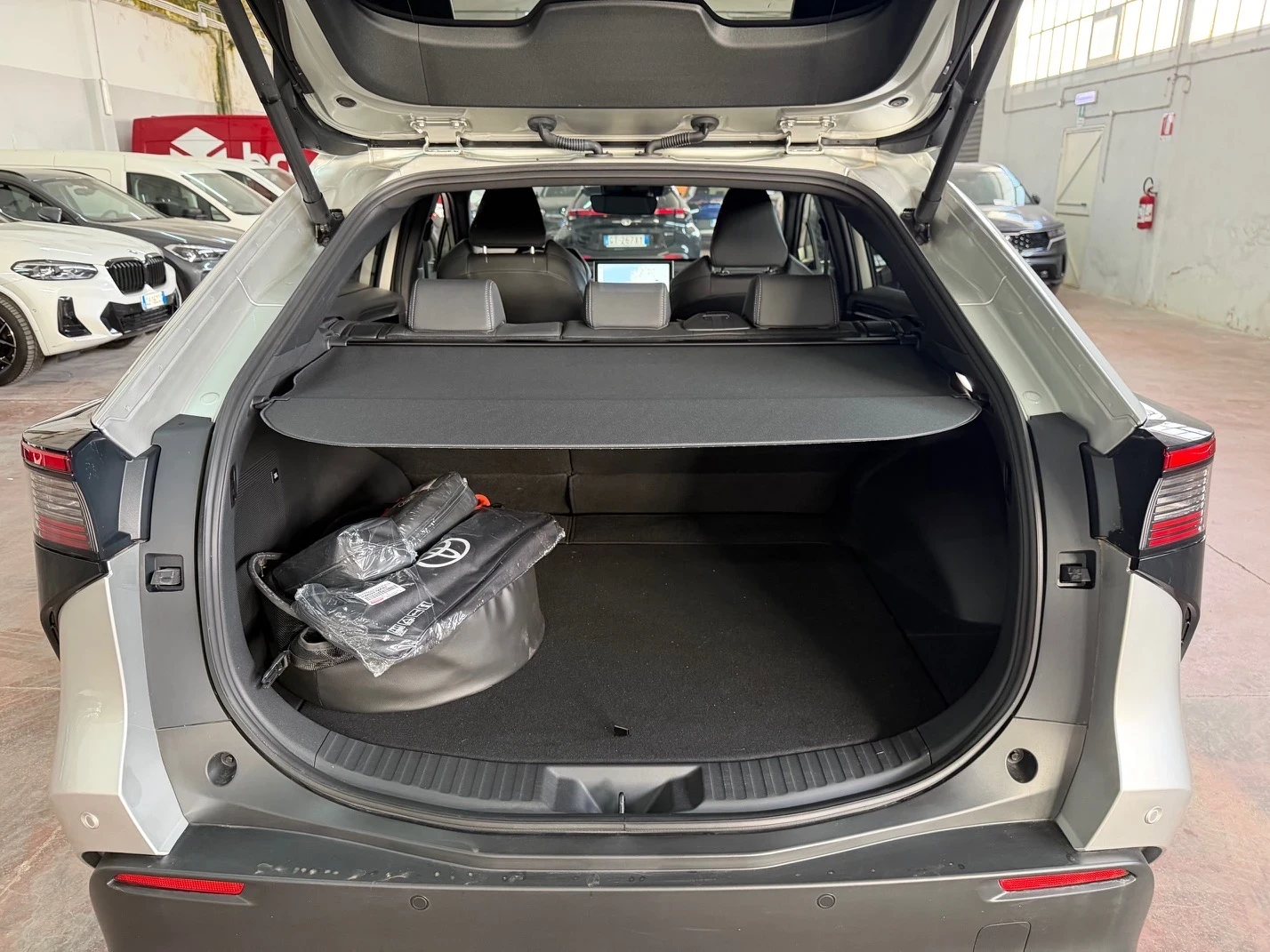 Toyota bZ4X !!!������� ����!!!64kWh 218hp AWD(4x4) PREMIUM! | Mobile.bg � ����������� 11