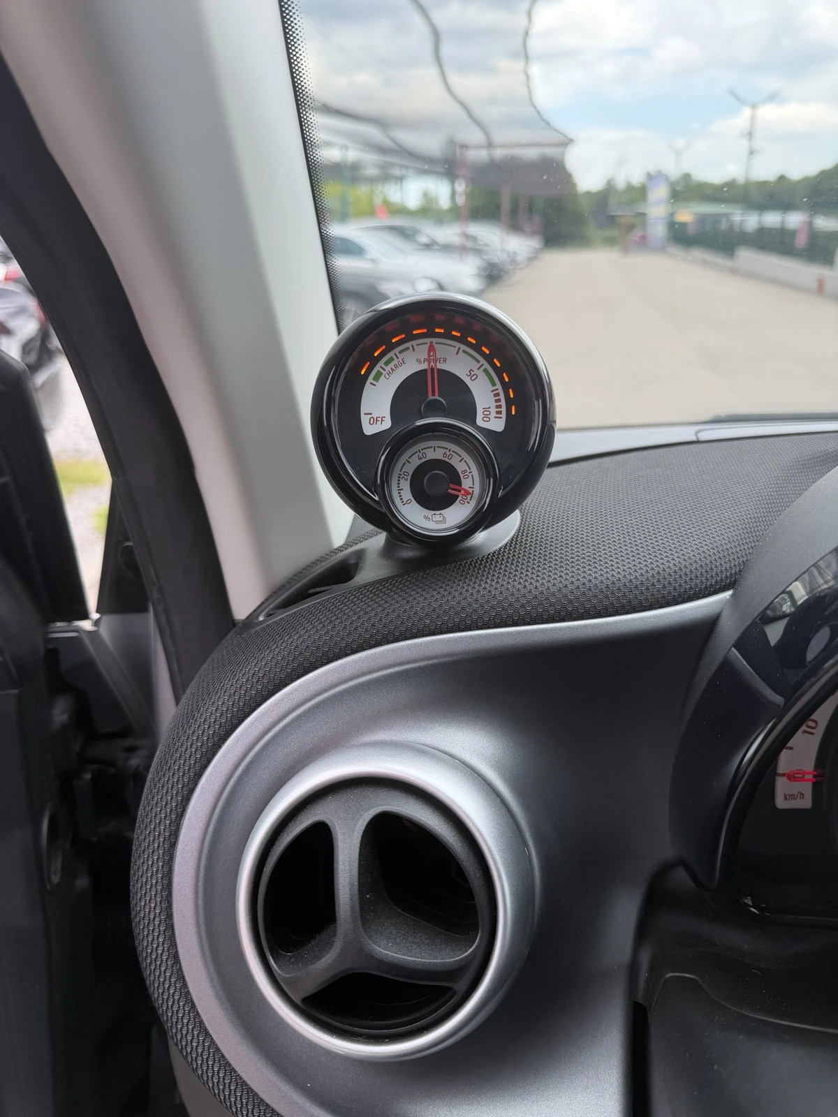 Smart Fortwo Electric, снимка 17 - Автомобили и джипове - 54588616