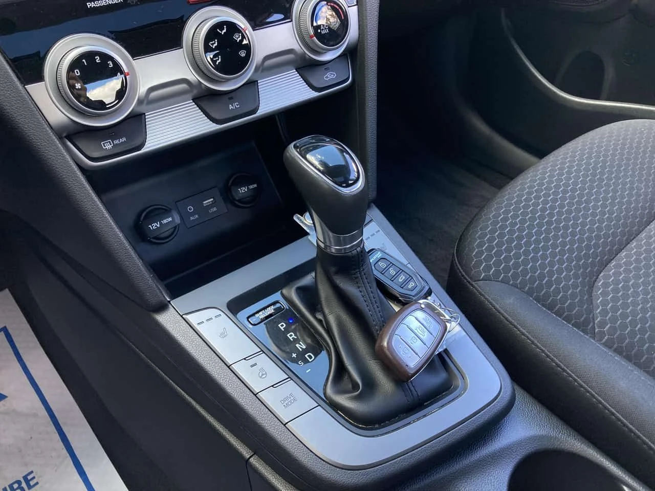 Hyundai Elantra * Preferred * АВТОКРЕДИТ БЕЗ ПЪРВОНАЧАЛНА ВНОСКА* , снимка 13 - Автомобили и джипове - 54903808