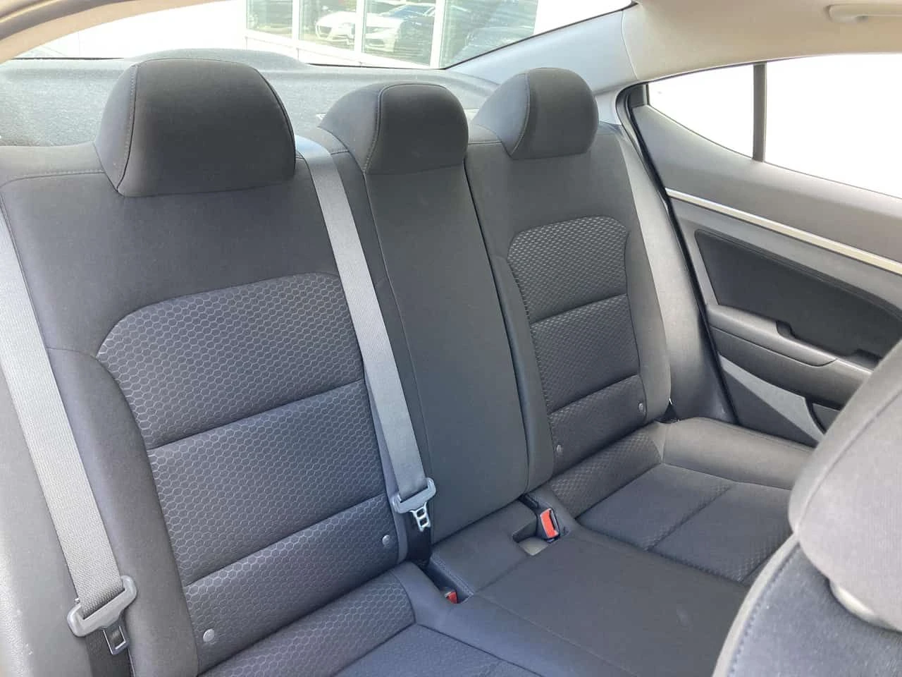 Hyundai Elantra * Preferred * АВТОКРЕДИТ БЕЗ ПЪРВОНАЧАЛНА ВНОСКА* , снимка 15 - Автомобили и джипове - 54903808
