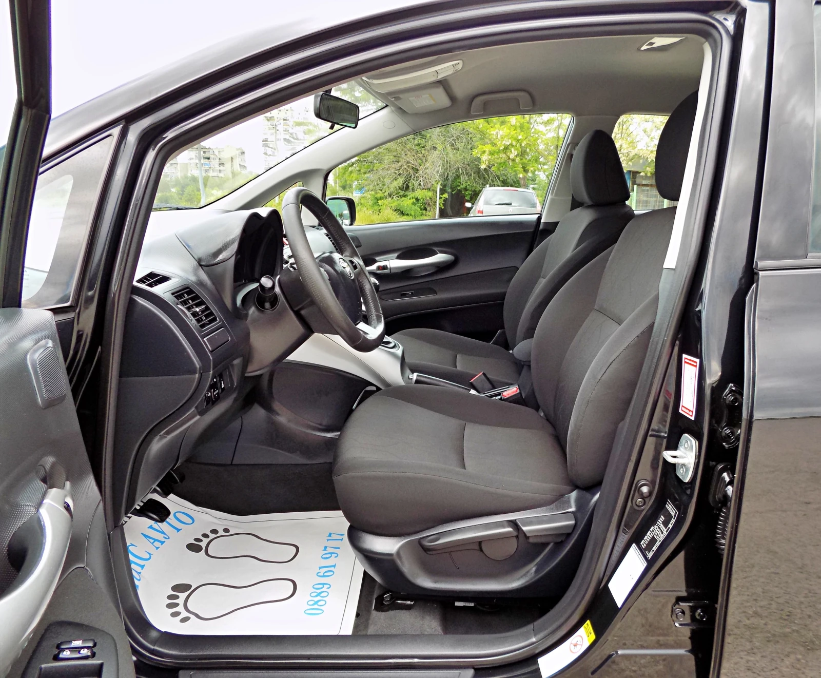 Toyota Auris 1.4D-4D/90к.с/6ск./РЕАЛНИ КМ, снимка 6 - Автомобили и джипове - 55449249