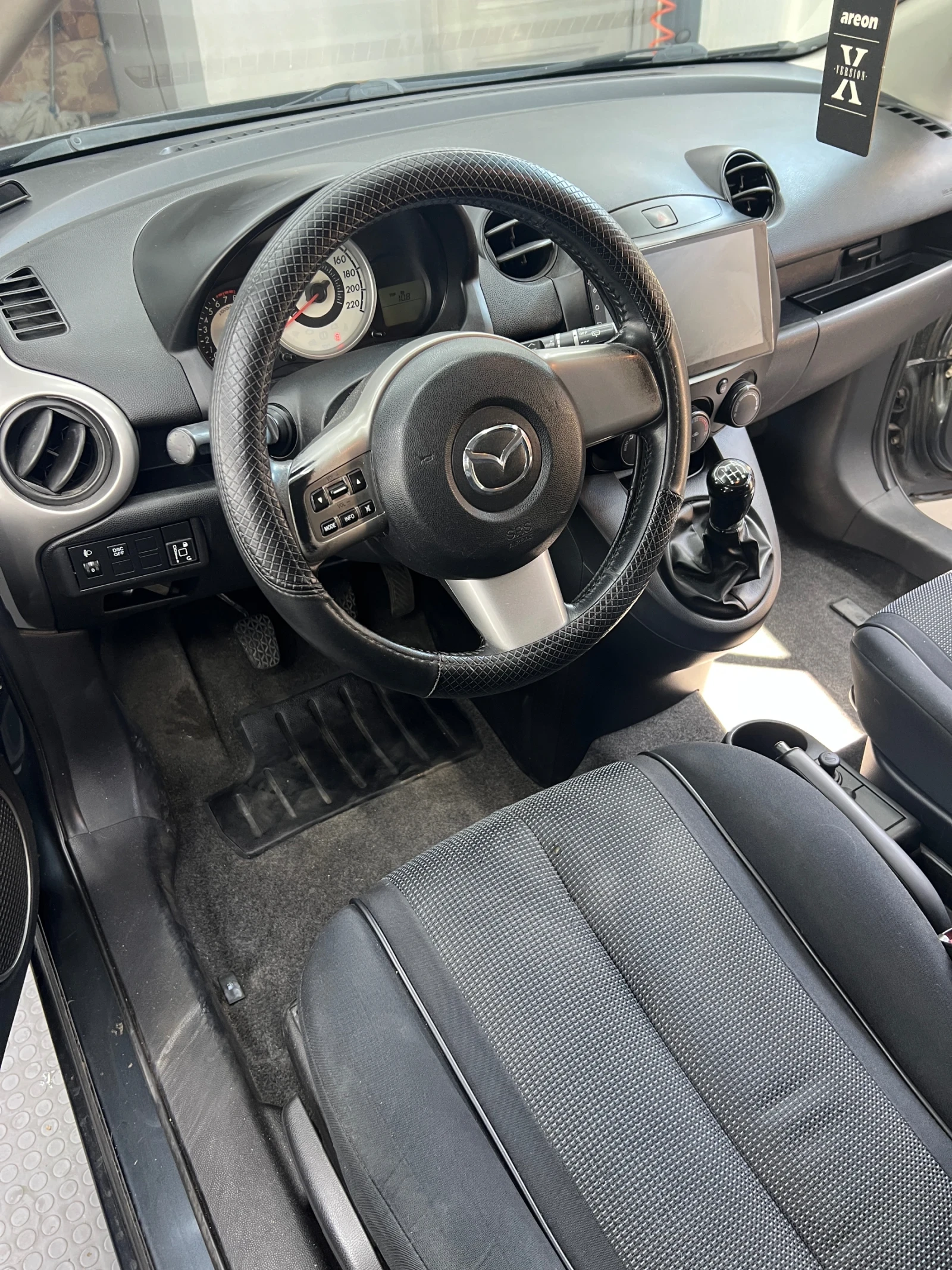 Mazda 2, снимка 13 - Автомобили и джипове - 55735388