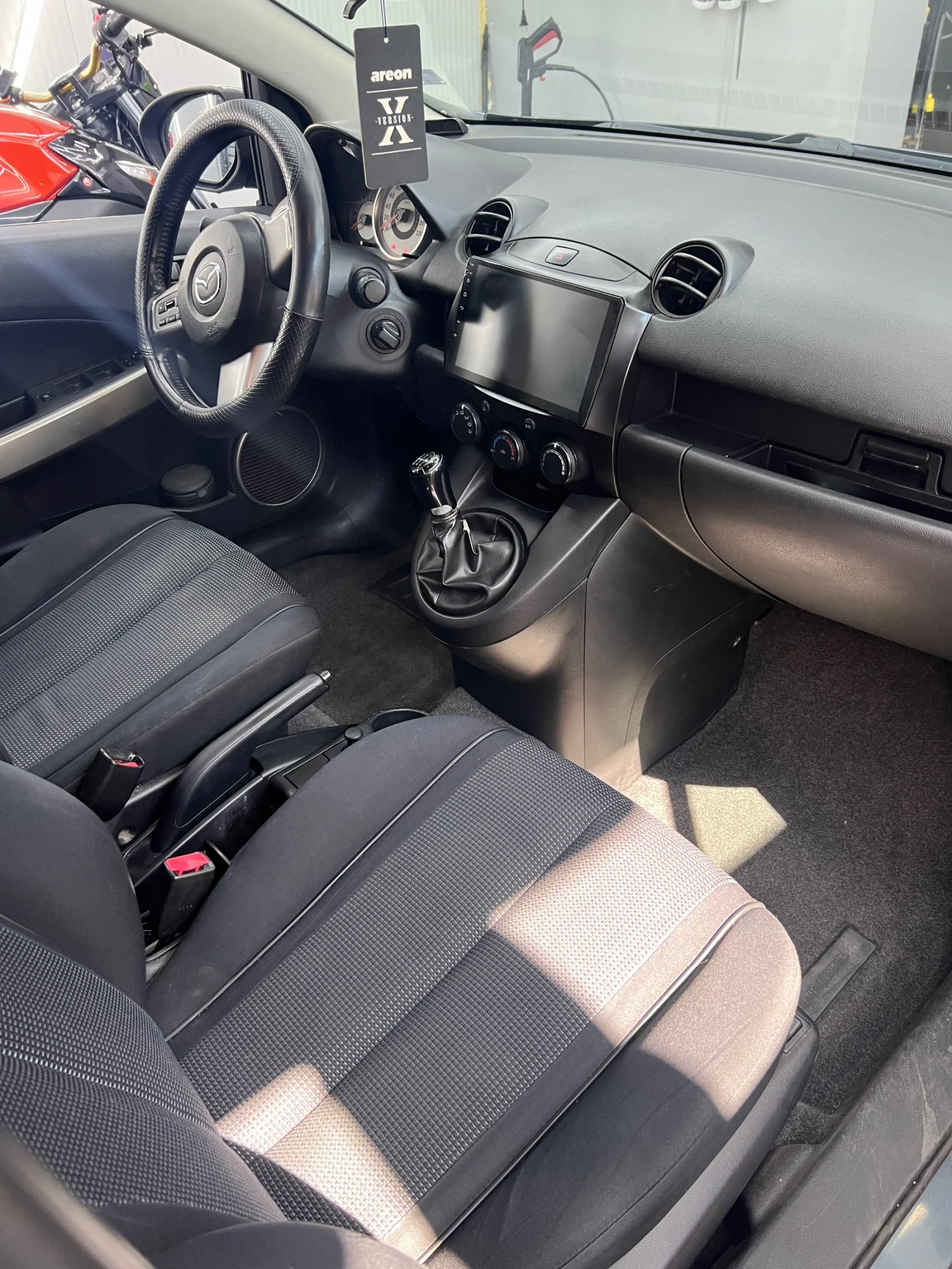 Mazda 2, снимка 7 - Автомобили и джипове - 55735388