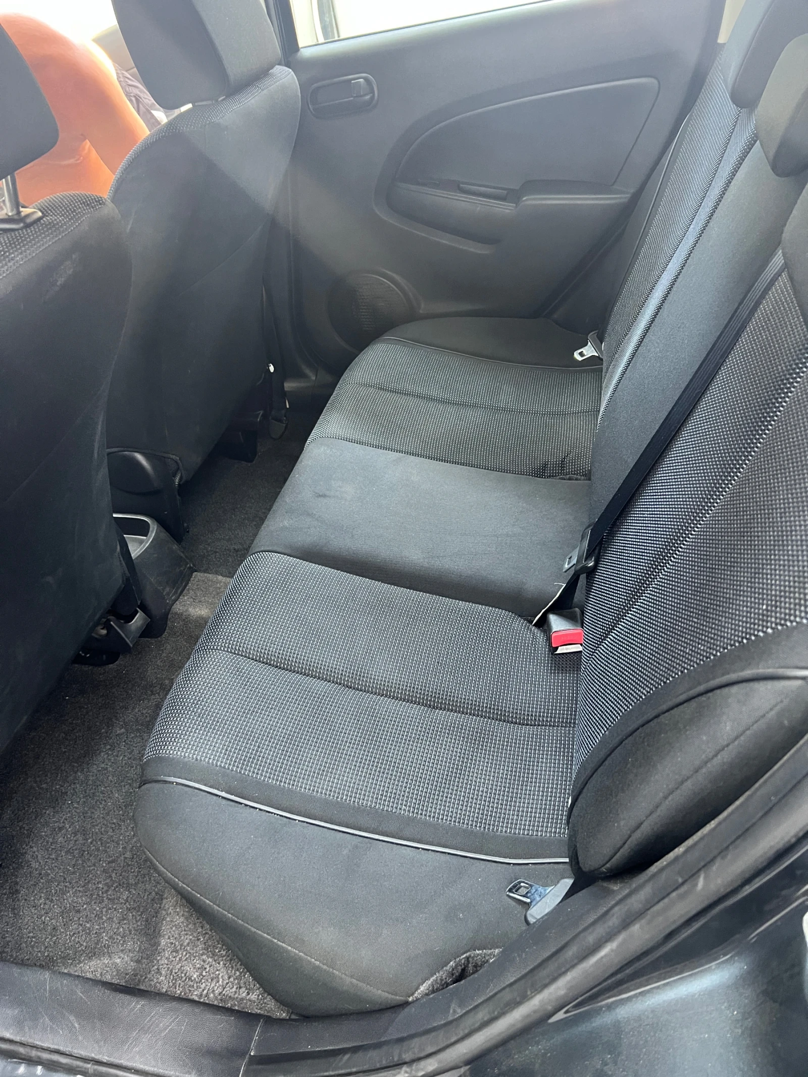 Mazda 2, снимка 12 - Автомобили и джипове - 55735388