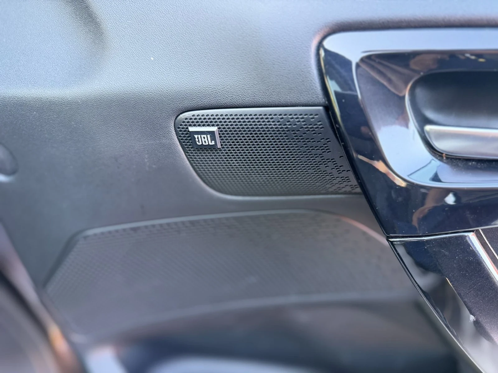 Peugeot 208 1.6 HDI, снимка 14 - Автомобили и джипове - 55982044