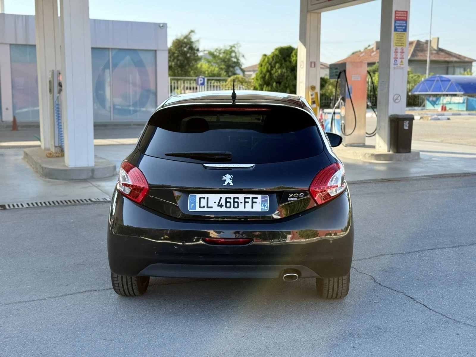 Peugeot 208 1.6 HDI, снимка 5 - Автомобили и джипове - 55982044
