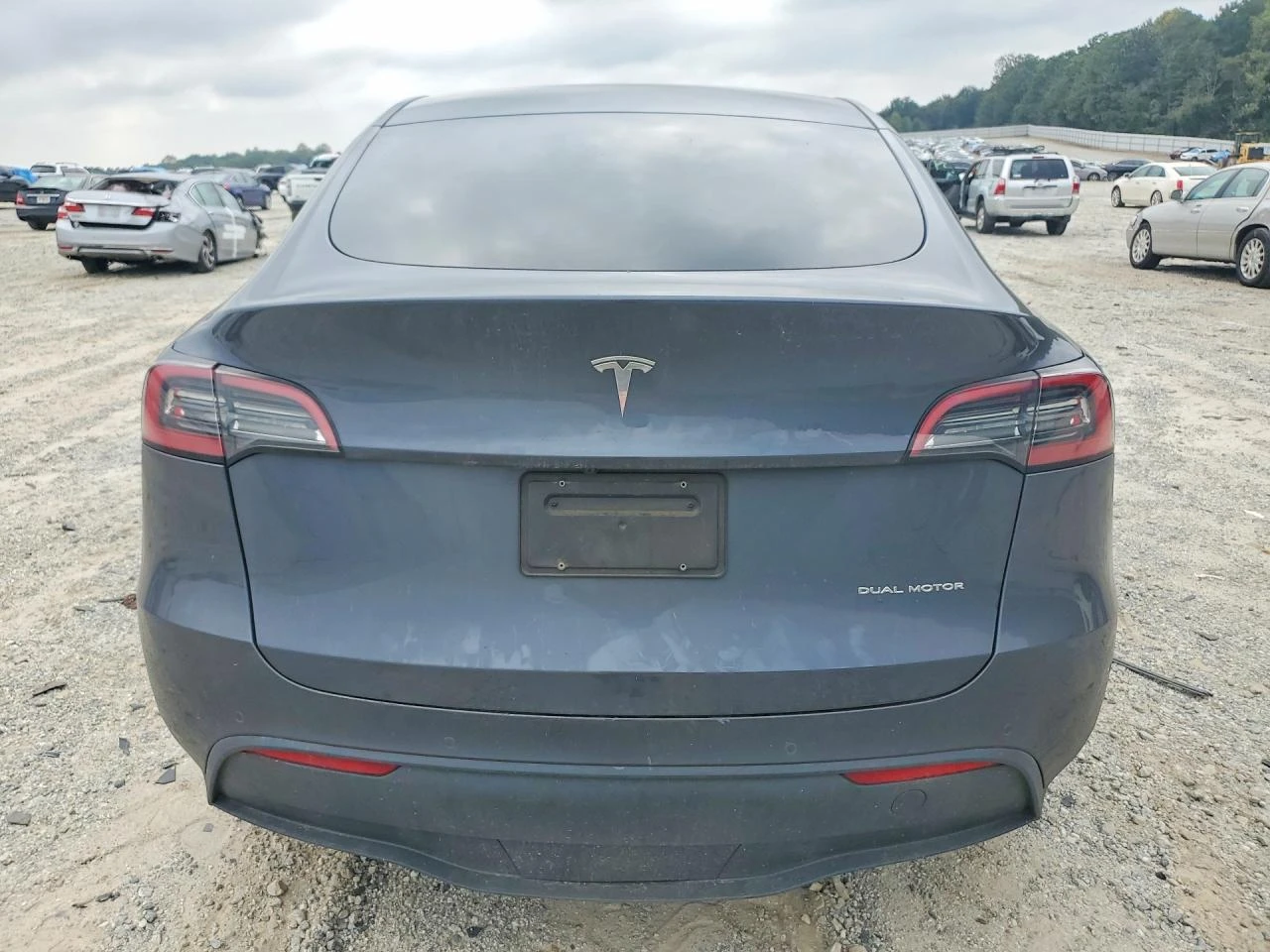 Tesla Model Y, снимка 6 - Автомобили и джипове - 56408056