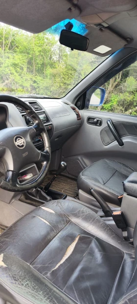 Nissan Terrano 2.4i, снимка 2