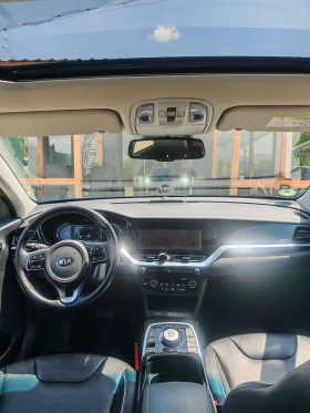 Kia Niro 65KWh EXECUTIVE LINE/SOH100%/ПАМЕТ/JBL/ОБДУХВАНЕ, снимка 11
