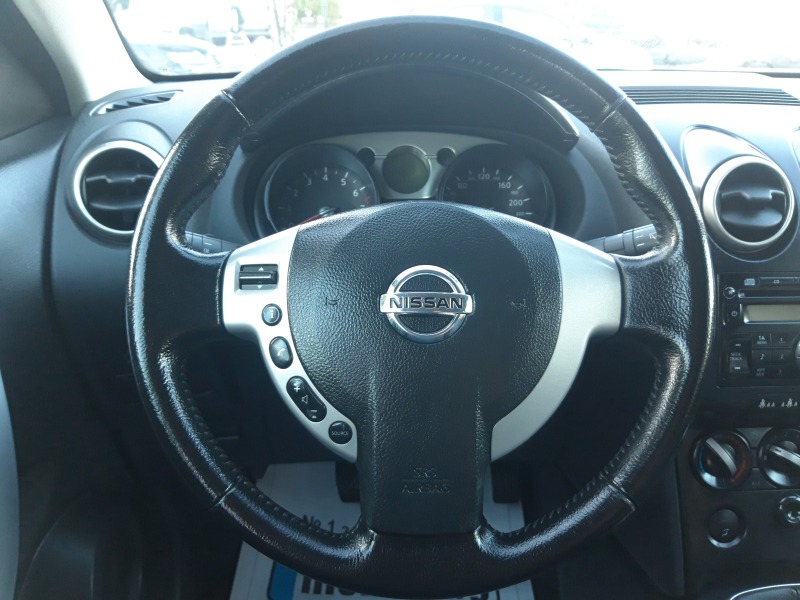 Nissan Qashqai 1.6i-114 k.c* ОТЛИЧЕН* , снимка 10 - Автомобили и джипове - 42770039