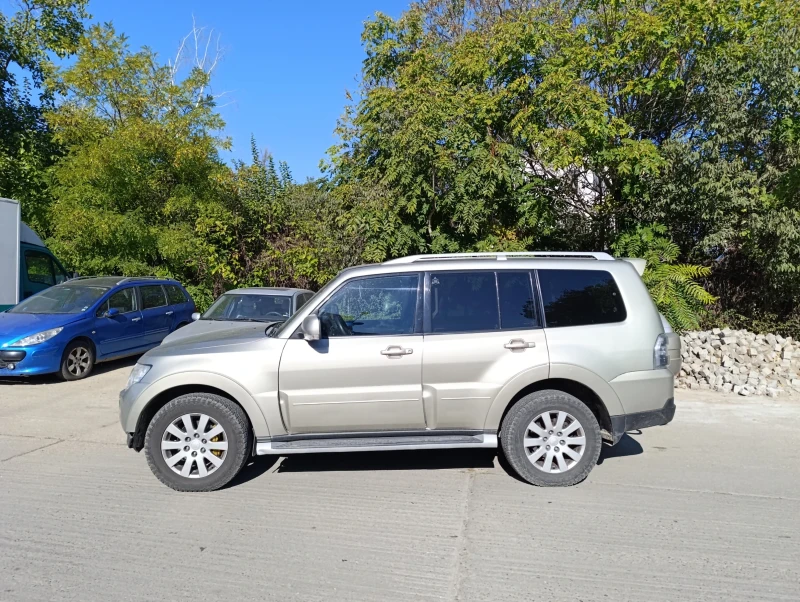 Mitsubishi Pajero, снимка 4 - Автомобили и джипове - 47675385