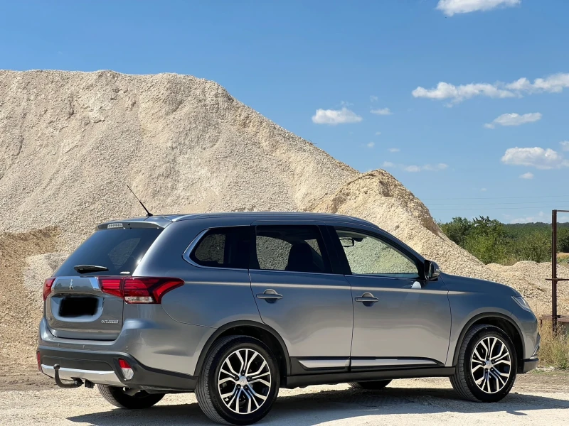 Mitsubishi Outlander, снимка 3 - Автомобили и джипове - 53204033