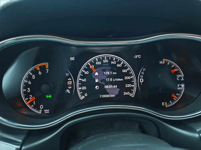 Jeep Grand cherokee 5.7 с Газ, снимка 2 - Автомобили и джипове - 53357056