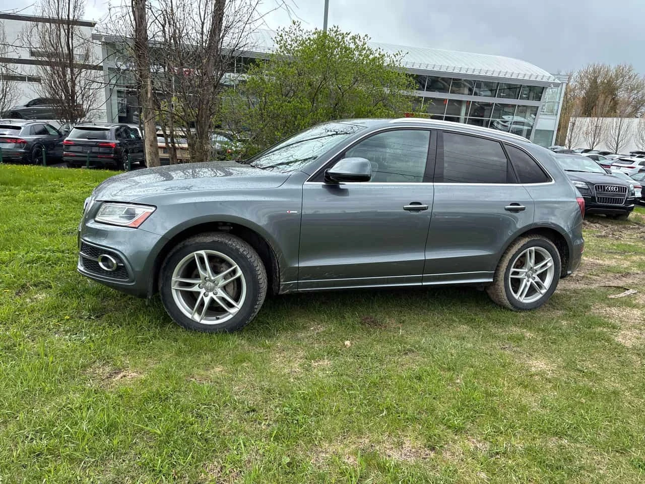Audi Q5 2.0T Progressiv /CARFAX/Подгрев/Панорама/+ Гуми, снимка 3 - Автомобили и джипове - 54512537