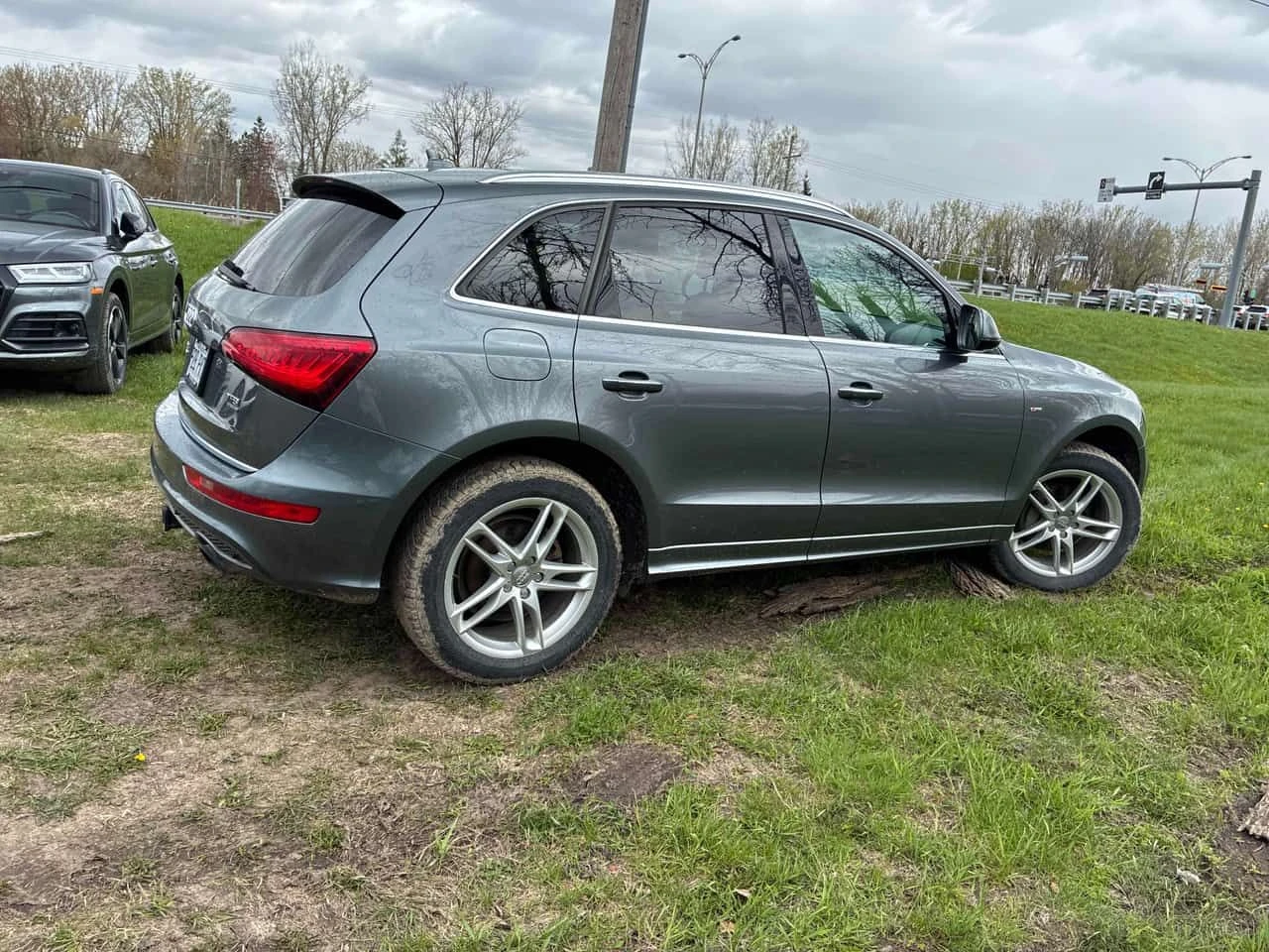 Audi Q5 2.0T Progressiv /CARFAX/Подгрев/Панорама/+ Гуми, снимка 4 - Автомобили и джипове - 54512537